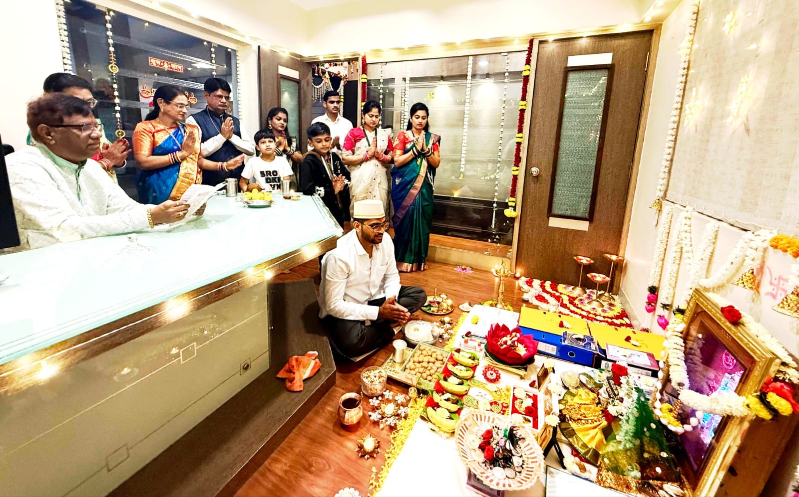 वस्त्रनगरीत उत्साहात दिवाळी साजरी