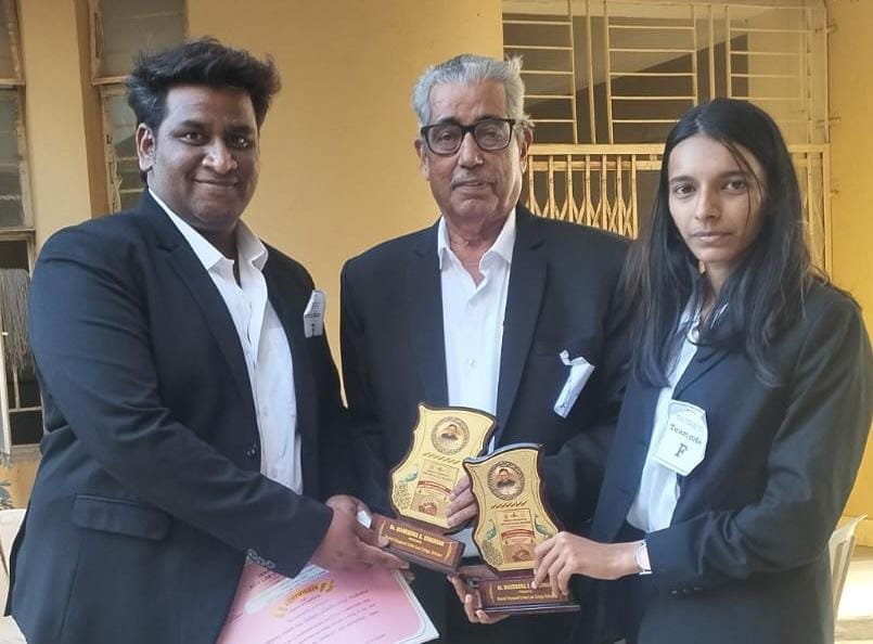 मुट कोर्ट स्पर्धेत इचलकरंजीच्या दत्ताजीराव कदम लॉ कॉलेजला उत्तेजनार्थ पारितोषिक